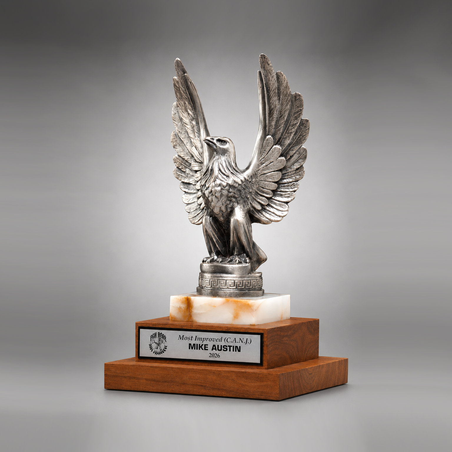 900316 Cast Eagle With Onyx - Image 1